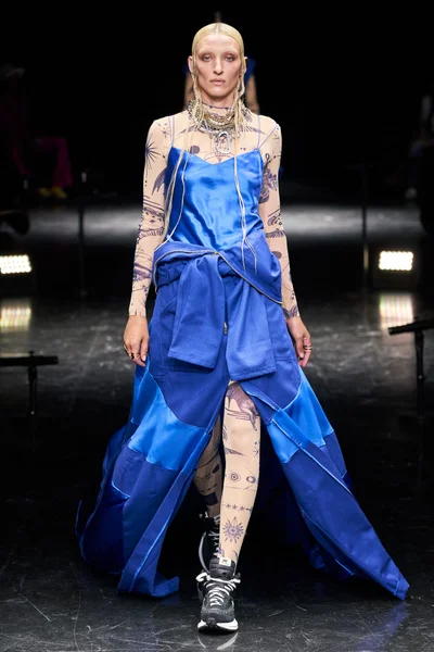 Look 30